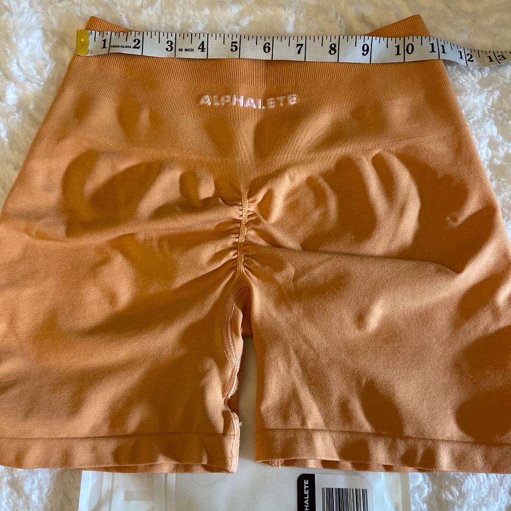 Alphalete Amplify Short - Cheeky Coral